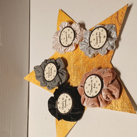 Scrunchie the original 5pcs Holiday Gift Set NWT - Picture 3 of 5